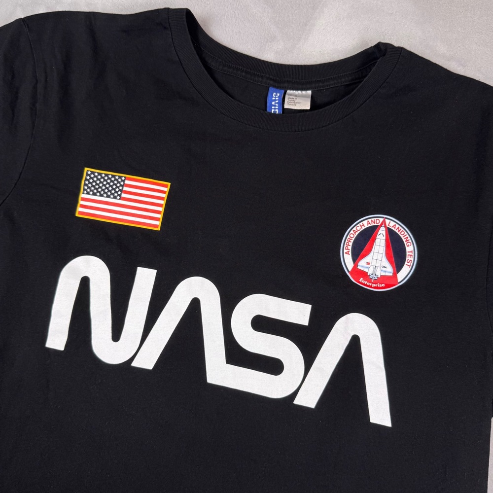 H&M NASA Space Shuttle Enterprise Graphic T-Shirt Mens Medium Black
